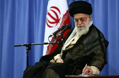 ملت ایران با راهپیمایی ۲۲ بهمن زنده و پویا بودن انقلاب را به رخ کشیدند/ ما مسئولان بکوشیم از ملت عقب نمانیم