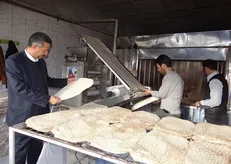 قیمت نان چقدر گران می‌شود؟/ پای مجلس هم به میان آمد