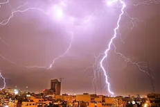 هشدار زرد هواشناسی در هرمزگان / رگبار ، رعدوبرق و تندباد در راه است