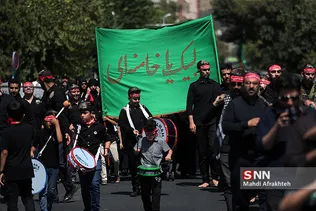 دسته عزاداری روز عاشورا حسینی