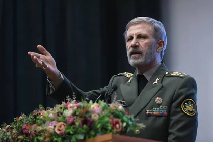 فرمانده ارتش: خون پاک ۱۰۴ لاله گلگون&zwnj;کفن ناو دنا، بی&zwnj;پاسخ نخواهد ماند