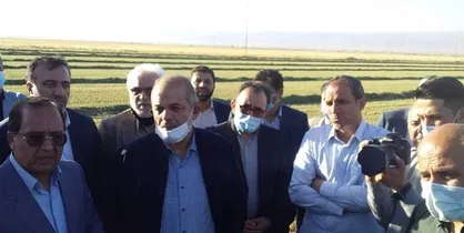 وزیر کشور از دو واحد تولیدی در خراسان رضوی بازدید کرد