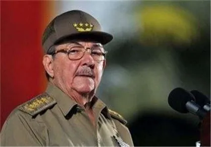 کناره&zwnj;گیری برادر فیدل کاسترو از قدرت
