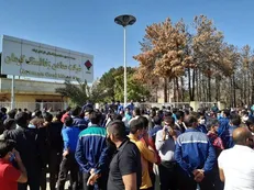 پایان مهلت ۴۵ روزه شرکت زغال سنگ کرمان / گذشت زمان هم مرهمی برای کمک به کارگران نشد