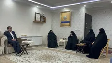 حضور مشاور و دستیار رهبری در منزل شهید رئیسی