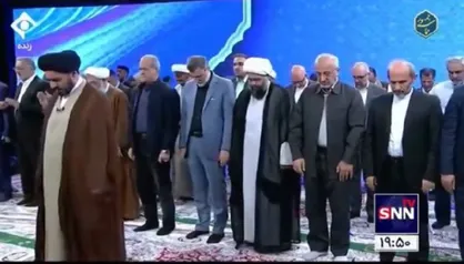 نماز جماعت نامزد&zwnj;های ریاست&zwnj;جمهوری پیش از شروع مناظرۀ سوم