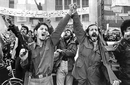 روایت&zwnj;هایی از مبارزات انقلابی دانشجویان شیرازی / کلاس&zwnj;های درسی که به نشانه اعتراض تعطیل شد