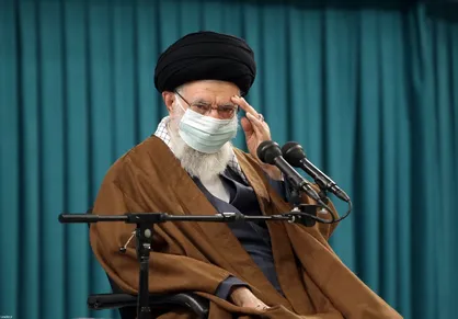 رهبر انقلاب: رئیس&zwnj;جمهور قبلی و فعلی آمریکا تتمه آبروی این کشور را می&zwnj;برند / تهاجم امروز دشمن &laquo;ترکیبی&raquo; است؛ حرکت ما هم باید ترکیبی باشد