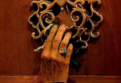 کوبیدن درب هفت مسجد در آخرین شب صفر خرافه است / حجت&zwnj;الاسلام ادیب: چنین چیزی در روایات وجود ندارد