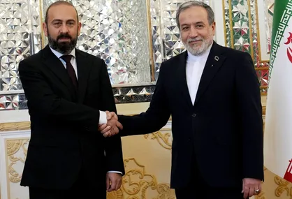 دیدار وزیر خارجه ارمنستان با عراقچی