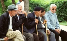 ناصحی: ۹ درصد جمعیت تحت پوشش بیمه سلامت سالمندان هستند
