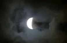 جزییات ماه‌گرفتگی بامداد چهارشنبه