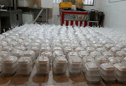 جهادگران دانشگاه فرهنگیان کرمانشاه اقدام به توزیع غذای گرم بین محرومان کردند