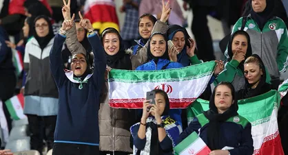 سردار رحیمی: فدراسیون فوتبال برنامه&zwnj;ای برای حضور زنان در &laquo;دربی&raquo; ندارد