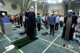 اقامه نماز عید فطر در مسجد دانشگاه تهران