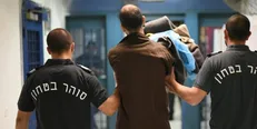 خیزش اسرای فلسطینی در زندان نقب/ دو صهیونیست مجروح شدند
