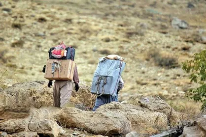ثبت ۱۰۰ میلیون دلار واردات کولبری در گمرکات آذربایجان&zwnj;غربی