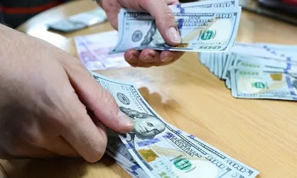 سقف دریافت اسکناس ارز صرافی&zwnj;ها ۵۰ درصد بیشتر شد / تامین نیاز&zwnj;های واقعی در بازار توافقی