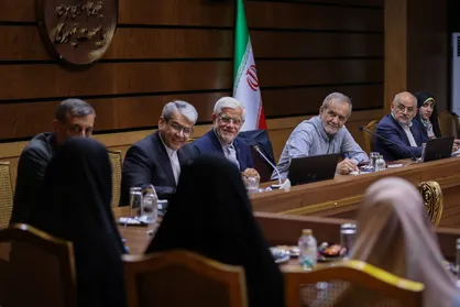 هفته دولت؛ از شعار &laquo;پای کار مردم&raquo; تا میدان عمل + عکس