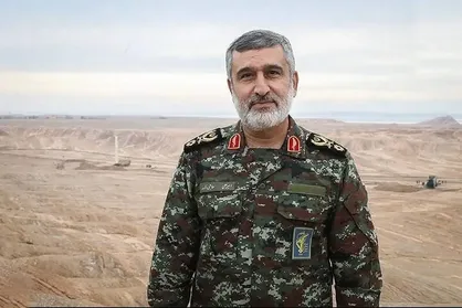 خوش و بش سردار شهید حاجی&zwnj;زاده با افسران هوافضای سپاه + فیلم