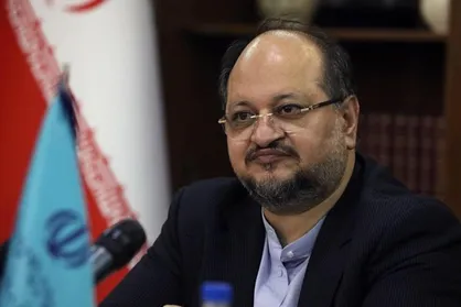 شریعتمداری: دختران کارمند مجرد بسته&zwnj;های حمایتی دریافت می&zwnj;کنند