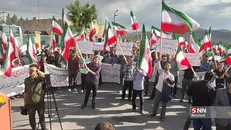 تجمع دانشجویان مقابل تاسیسات آب سنگین اراک +فیلم