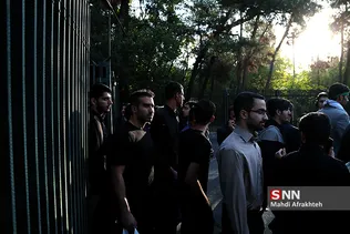 حرکت دسته عزاداری دانشگاه تهران به سمت بیت رهبری