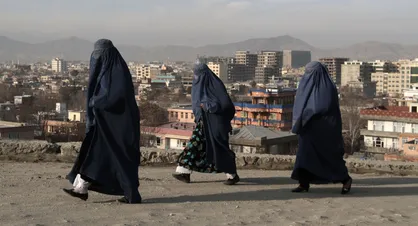 بلاتکلیفی ۳.۵ میلیون دانش&zwnj;آموز و معلم زن افغان