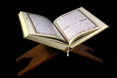جشنواره نقاشی و کاریکاتور «آیات» دبیران خود را شناخت
