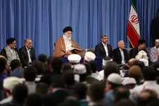 دیدار شرکت‌کنندگان در مسابقات بین‌المللی قرآن با رهبر انقلاب