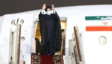 آیت الله رئیسی مسقط را به مقصد تهران ترک کرد