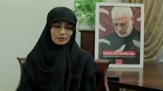دختر ابومهدی: پدرم همیشه می‌گفت نمی‌خواهد حاج قاسم را بین گرگ‌ها تنها بگذارد