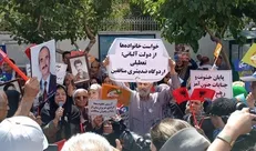 خانواده‌های اعضای در بند منافقین: آلبانی اردوگاه منافقین را تعطیل کند