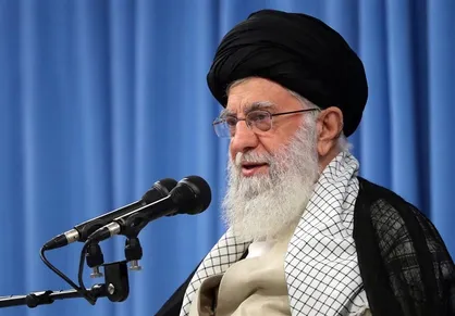 توصیه امام خامنه&zwnj;ای به معتکفین سال ۱۴۰۱ / فضیلت و نحوه خواندن نماز جعفر طیار