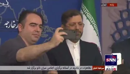 خداحافظی خطیب&zwnj;زاده و عکس یادگاری اهالی رسانه با وی/ کنعانی سخنگوی وزارت امور خارجه شد