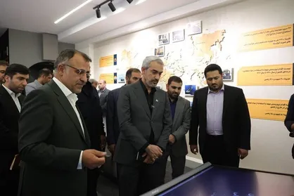 بازدید وزیر اقتصاد از نمایشگاه بین&zwnj;المللی مبارزه با پولشویی