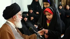 توصیه رهبرانقلاب به فرزندان شهدا: به پدران خود افتخار کنید