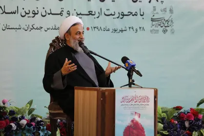 حجت&zwnj;الاسلام پناهیان: دریافت هزینه&zwnj;های دولتی از زائر اربعین نوعی راهزنی است