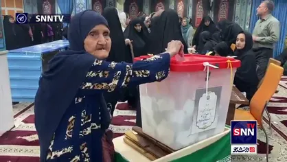 پیرزن ۸۹ ساله اهوازی رای خودش را به صندوق انداخت