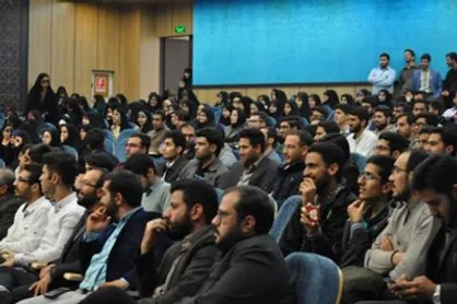 اشرافی&lrm;گری و ارتجاع؛ شکاف خطرناک برای جامعه است/ تحقق عدالت و توجه به اقشار مستضعف؛ دو وظیفه جوان انقلابی