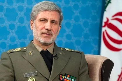 تسلیت وزیر دفاع درپی درگذشت خواهر سردار شکارچی