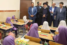 رئیس جمهور: دانش‌آموزان پیشرفت‌های کشور را به تصویر بکشند / پویش مهر به جای پرسش مهر
