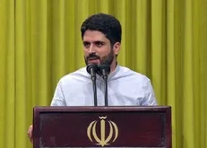 شعرخوانی محمد رسولی در مراسم رونمایی از تقریظ رهبر انقلاب؛ بی فاطمه (س) جبرئیل هم نازل نمی‌شد + فیلم