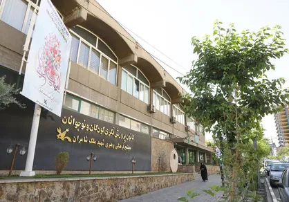 ضرورت یادگیری زبان خارجی و بهره&zwnj;گیری از کتاب آموزشی بومی