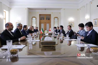 دیدار ظریف با وزیر امور خارجه ژاپن