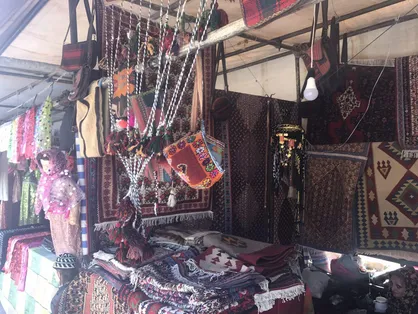 برپایی نمایشگاه صنایع&zwnj;دستی و سوغات استانی در دانشگاه کردستان+ تصاویر