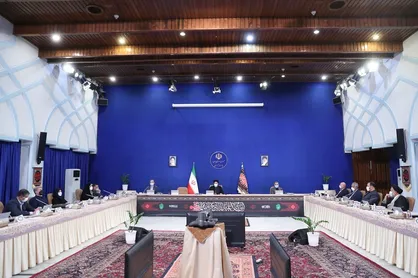 میرکاظمی و ساداتی نژاد از تیم دولت کنار رفتند