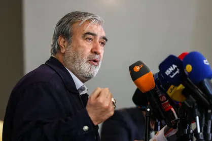 ابراهیم عزیزی: شرایط خلیج فارس تغییر کرده است؛ کسانی که دیروز جولان می&zwnj;دادند، امروز از فاصله دور نظاره&zwnj;گرند + فیلم