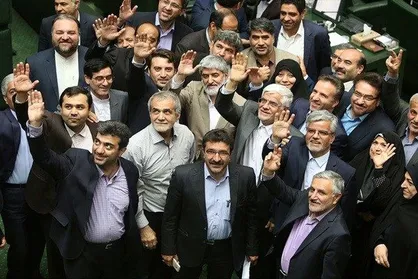 نمایندگان مجلس خروج هرچه سریع&zwnj;تر ایران از برجام را تصویب کنند