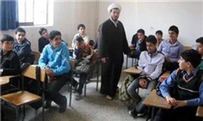 مدارس کشور ۱۴ فروردین دایر است
